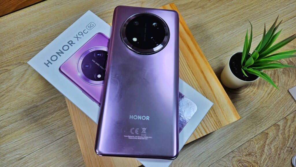 Honor X9c Review box rearac