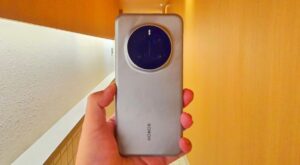 Honor Magic7 Pro first look - checking out latest AI infused flagship for 2025 2