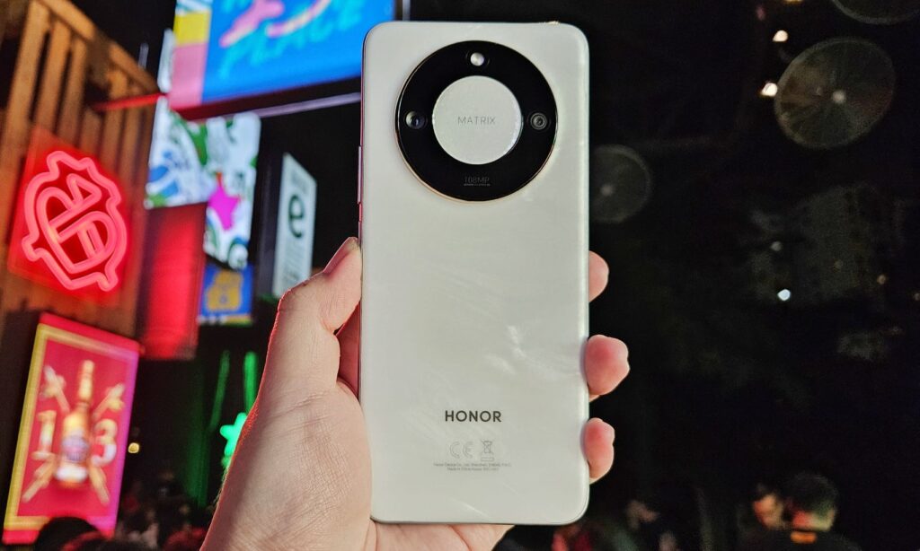 Honor X9c Smart Review rear 