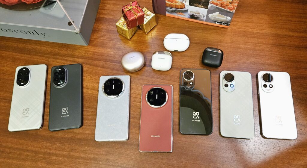 Huawei Mate X6 side line-up