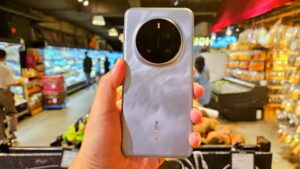 Honor Magic7 Pro Review - Tough yet powerful camera flagship with AI Deepfake feature and more tested 8