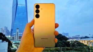 Samsung Galaxy S25 Plus Review - Sleek and Refined Flagship with Galaxy AI and Snapdragon 8 Elite for Galaxy tested 3