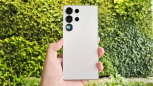 Samsung Galaxy S25 Ultra Review - New flagship AI phone sets the bar 6