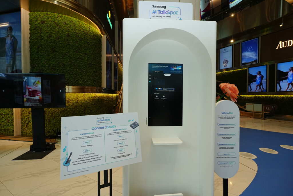 Samsung AI Talkspot Photo 4 - Concert Booth