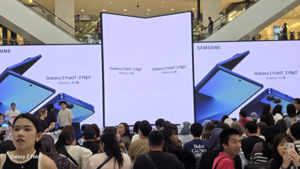 Samsung Galaxy Unfolds launch crowd
