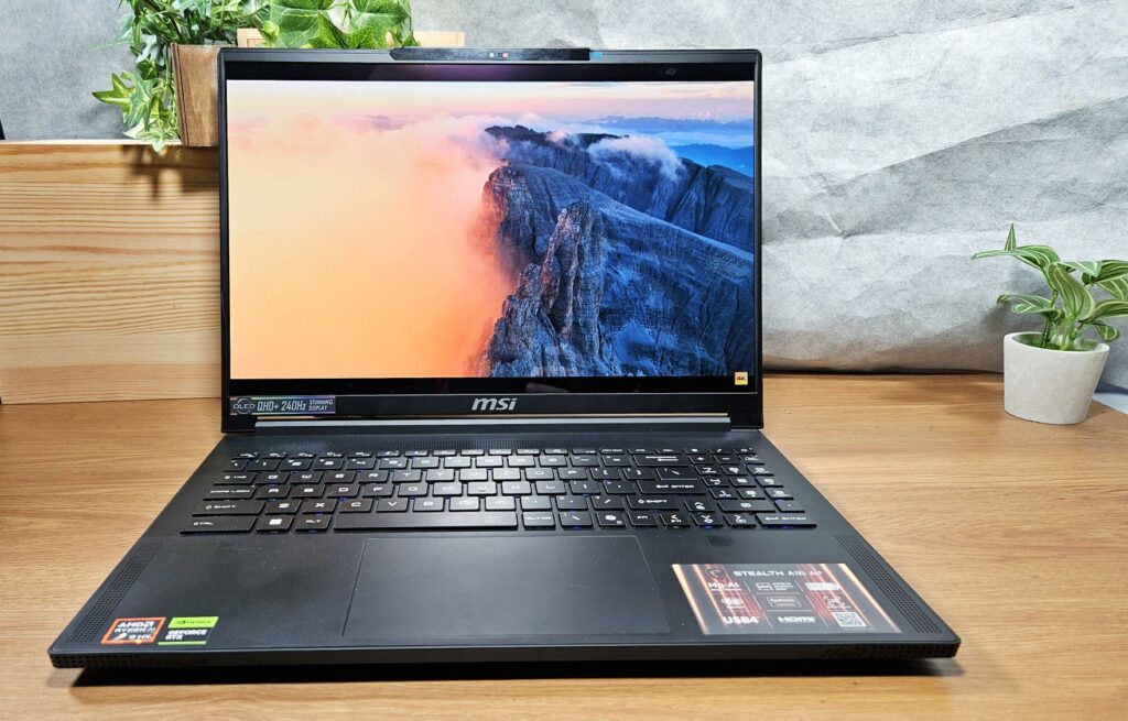 MSI Stealth A16 AI+ A3XV Review front
