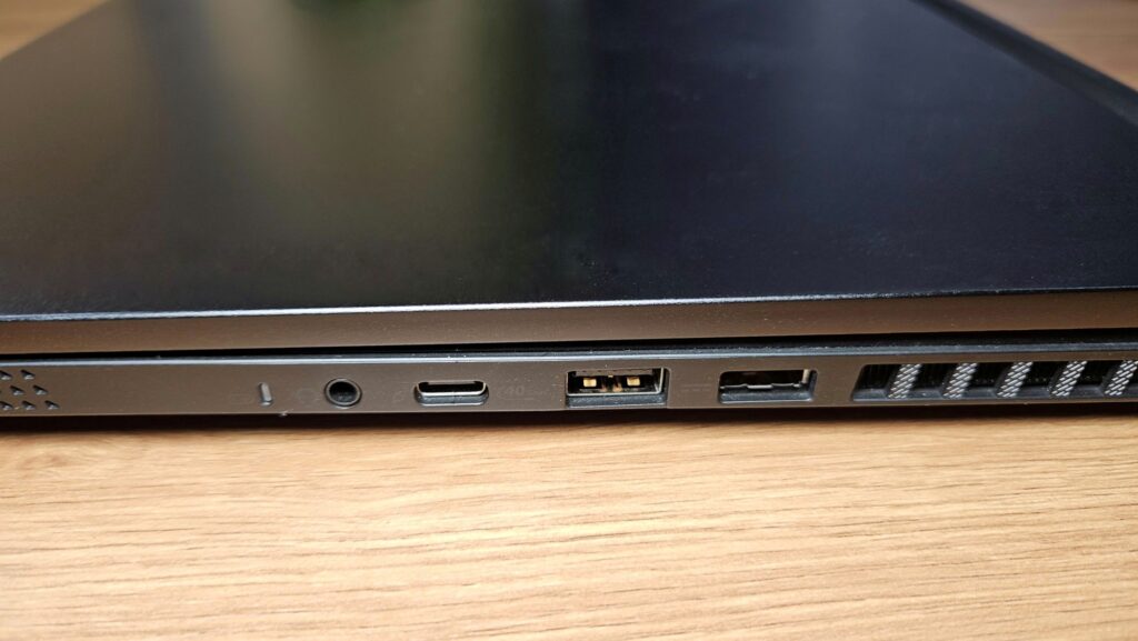 MSI Stealth A16 AI+ A3XV review right