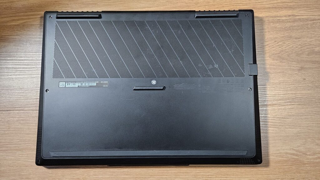 MSI Stealth A16 AI+ A3XV review underside