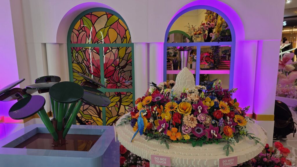 LEGO Botanical Glasshous 2e inside