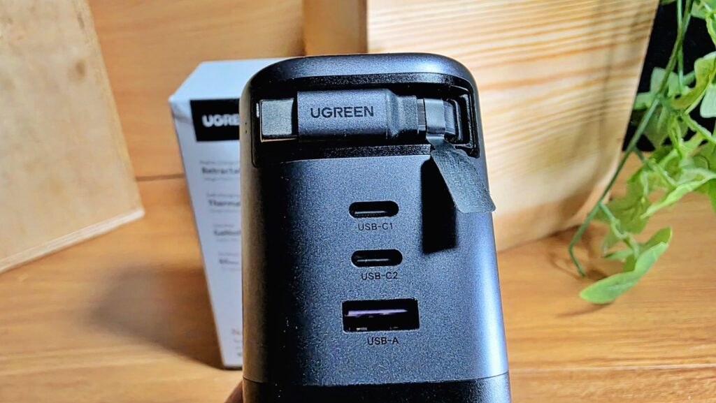 UGREEN Nexode 100W GaN Retractable Cable Charger Review ports