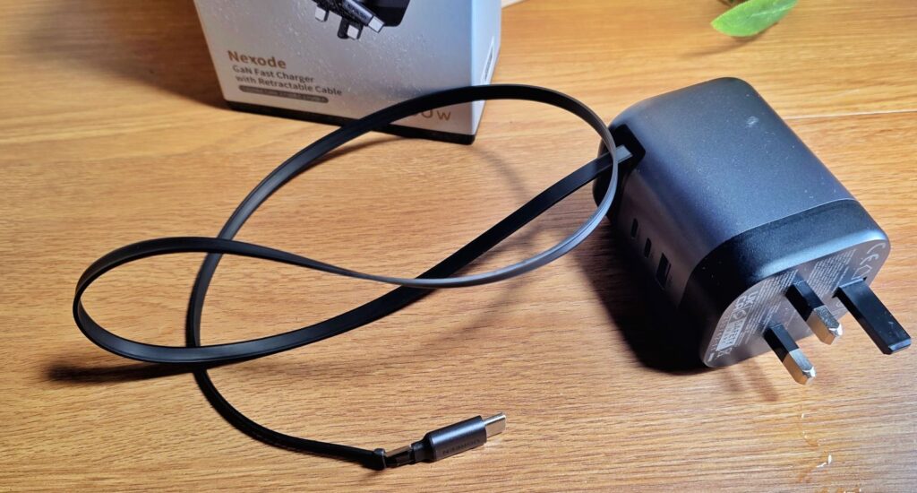 UGREEN Nexode 100W GaN Retractable Cable Charger Review cable