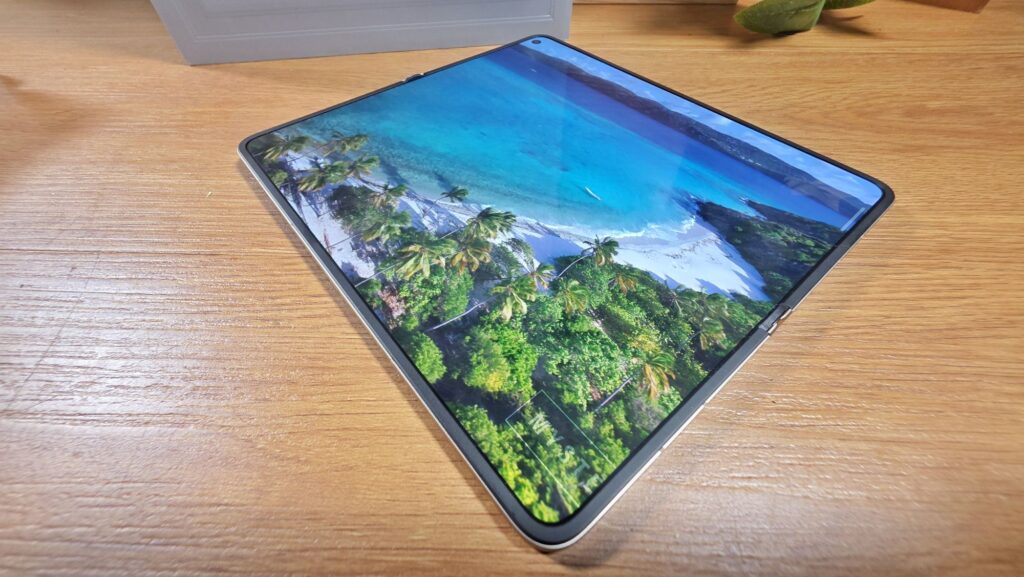 Oppo Find N6 Review angled