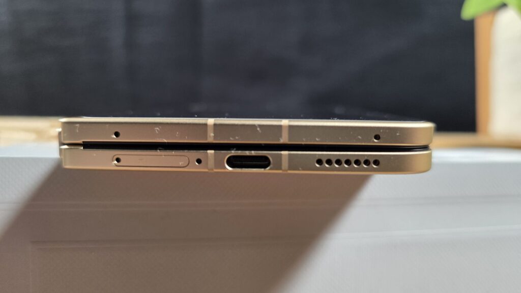 Oppo Find N6 Review hinge