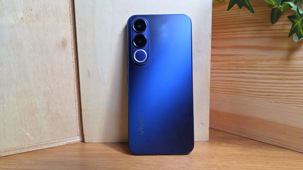 vivo V70 FE Review cover