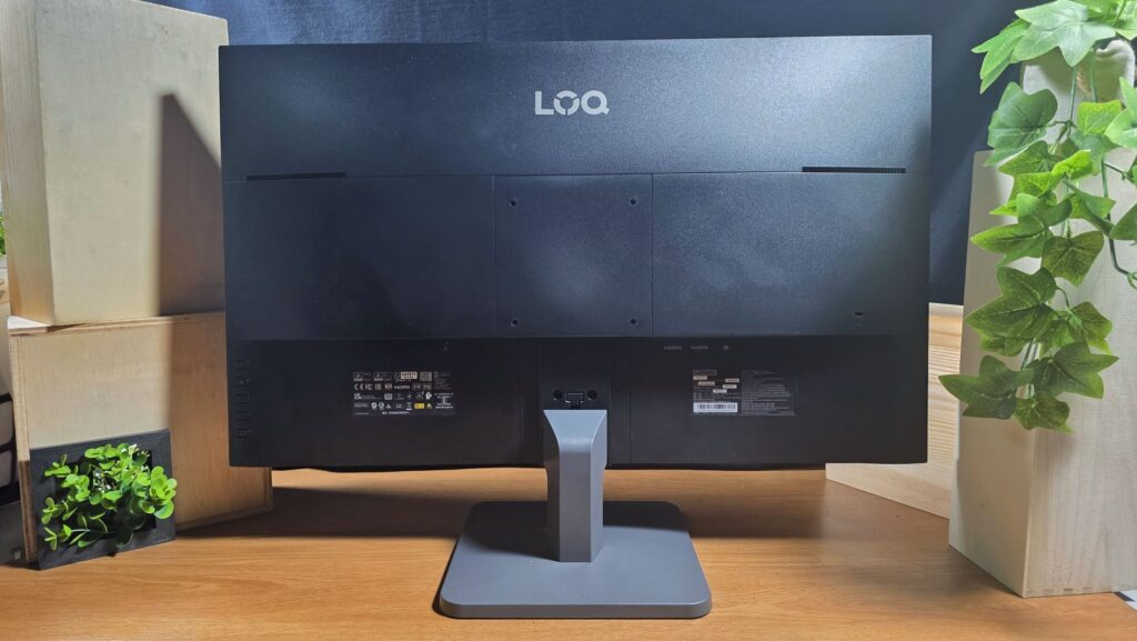 Lenovo LOQ 27-10 Review rear