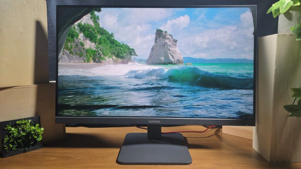 Lenovo LOQ 27-10 Review rear 2
