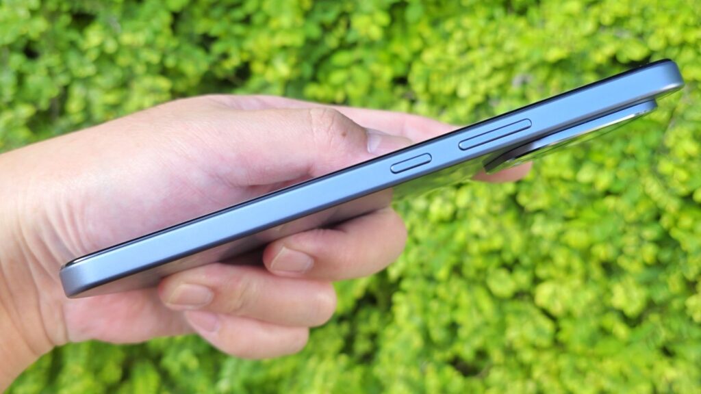 realme 16 Pro Review side