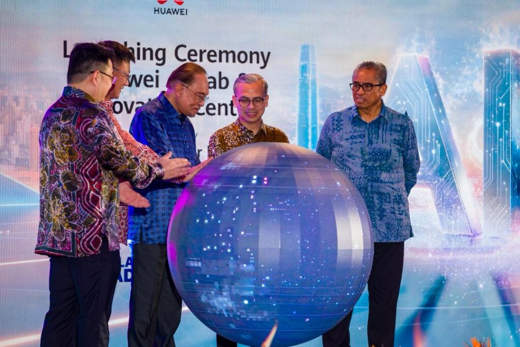 Huawei AI Lab & Innovation Centre officially opened at TRX in Malaysia 4