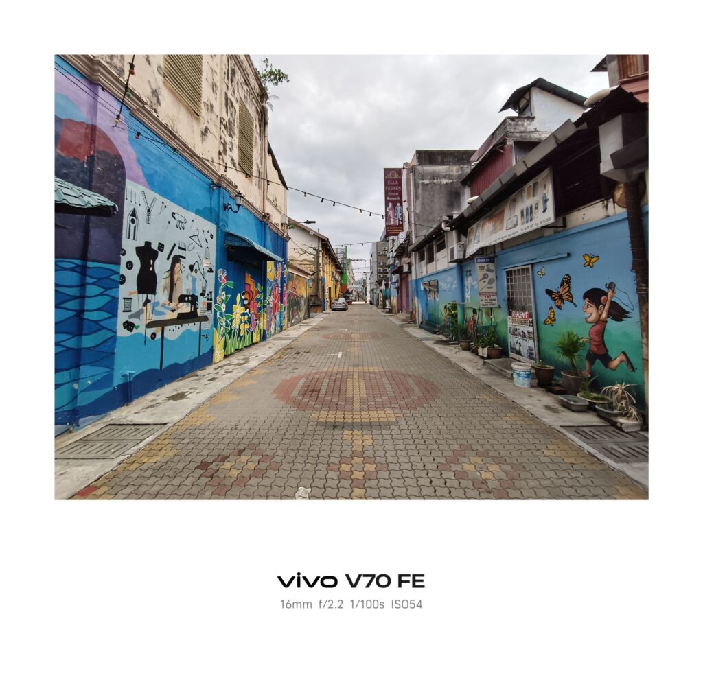 vivo V70 FE Review original