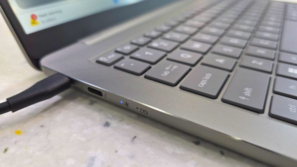  Acer Swift Air 14 left