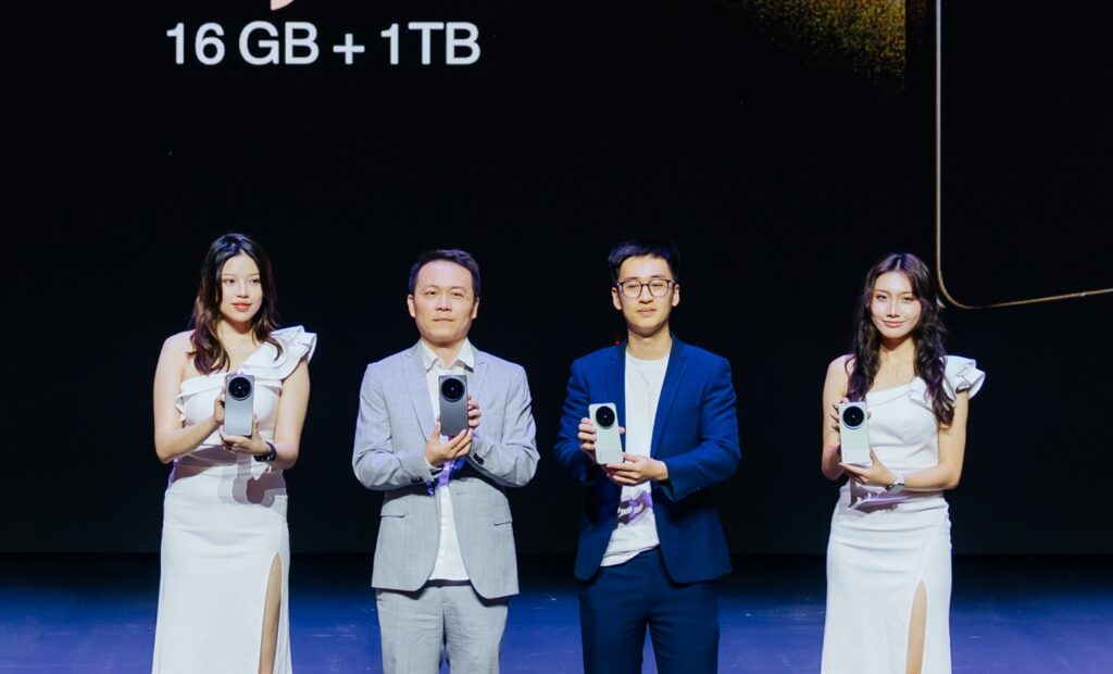 vivo X300 Ultra and vivo X300 FE with telephoto upgrade kits launched in Malaysia 1