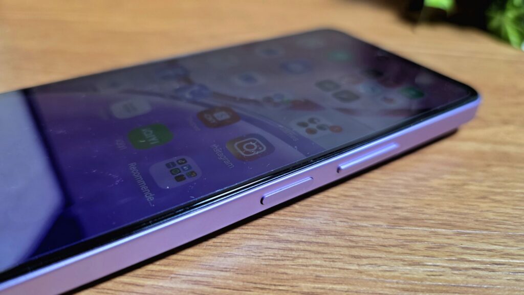 vivo Y31s 5G review - Tough Budget Phone with Large 6,500mAh Battery Tested 4 vivo Y31s 5G review angled