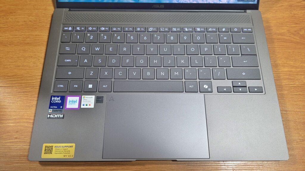Asus Zenbook S 14 Review (UX5406AA) - Compact computing powerhouse means business 7 Asus Zenbook S 14 Review (UX5406AA) keyboard