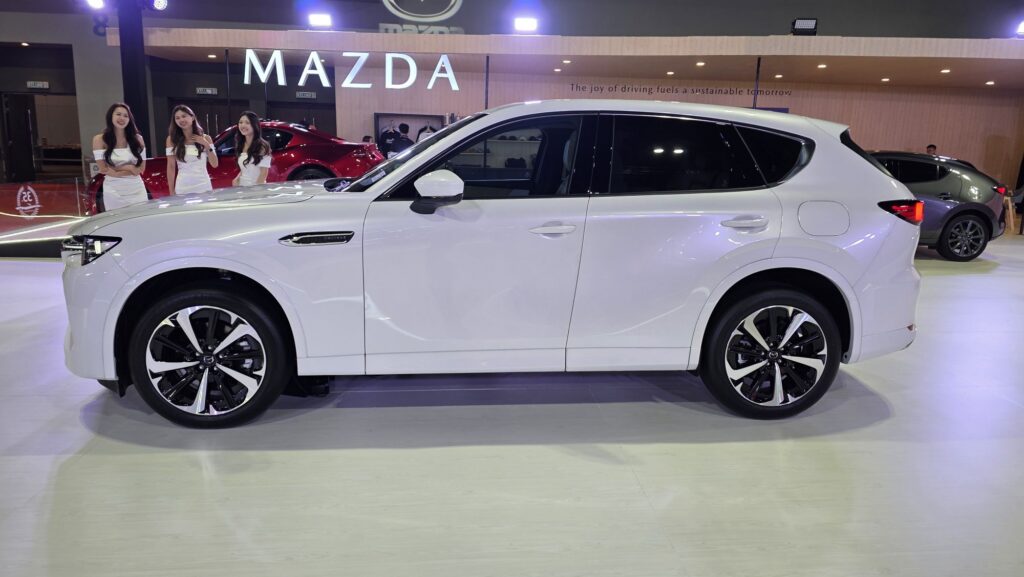 Mazda CX 60 3.3L MHEV side
