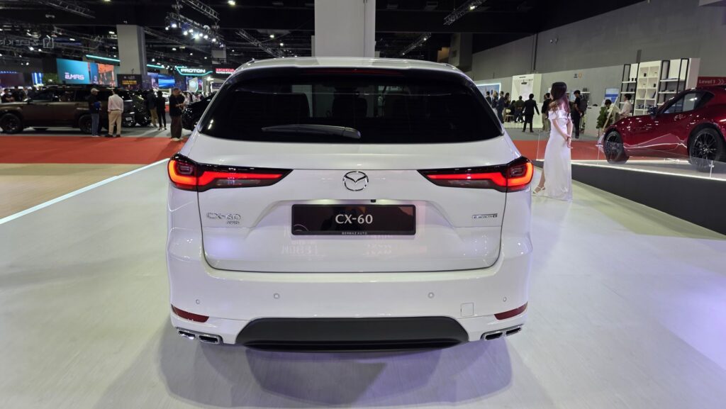 Mazda CX 60 3.3L MHEV rear