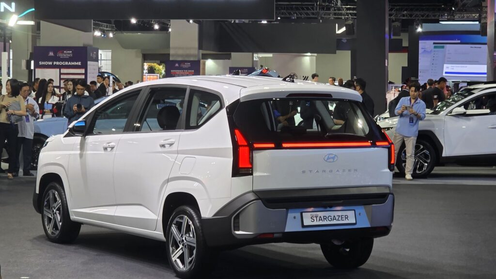 Hyundai Stargazer rear