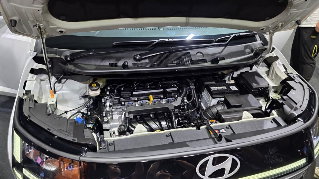 Hyundai Stargazer open