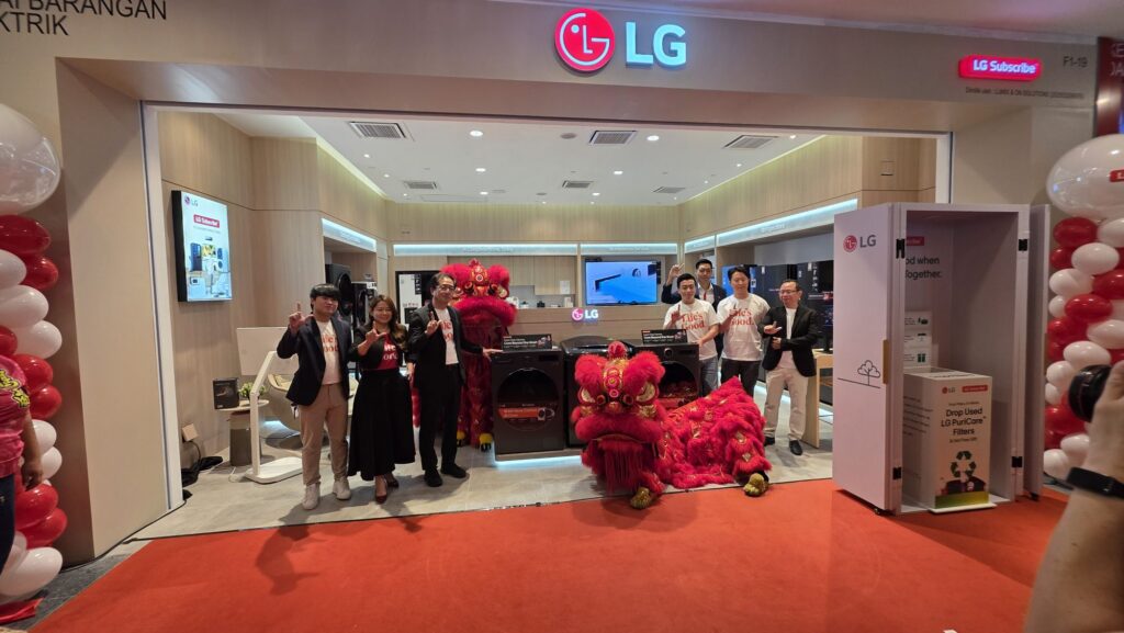 LG achieves landmark milestone; opens 130th LG Subscribe Brand Store in Malaysia 1
