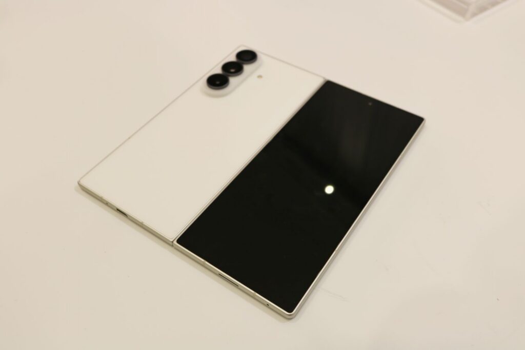 Samsung Galaxy Z Fold8 Ultra open