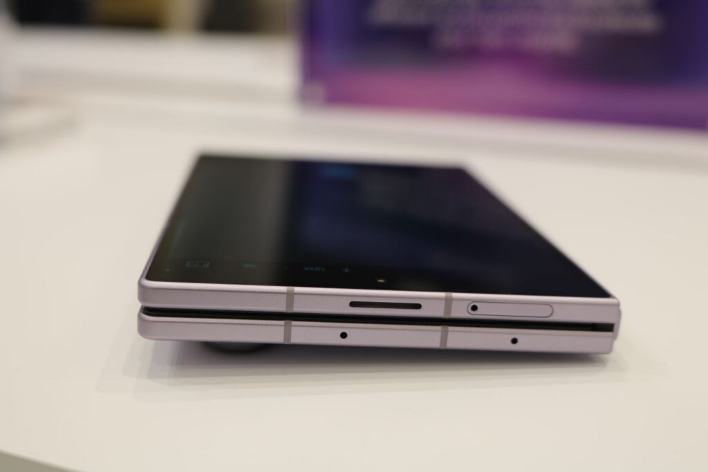 Samsung Galaxy Z Fold8 First Impressions side 2