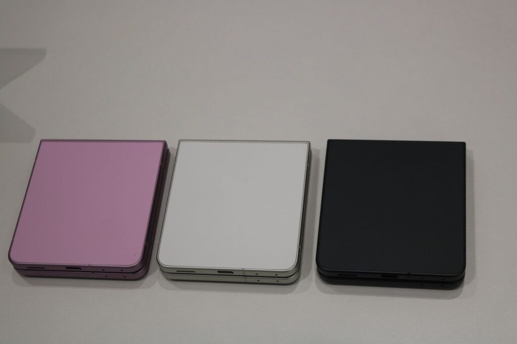 Samsung Galaxy Z Flip8 colours