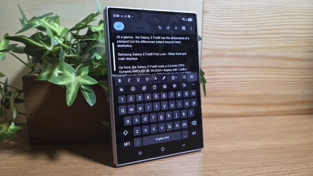 Samsung Galaxy Z Fold 8 First Look and Unboxing - The First 72 Hours With Samsung’s New Passport-Sized Flagship 7 samsun galaxy z fold 8 first look keyboard