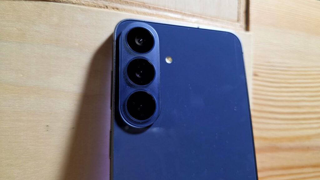 Samsung Galaxy S26 FE Review rear