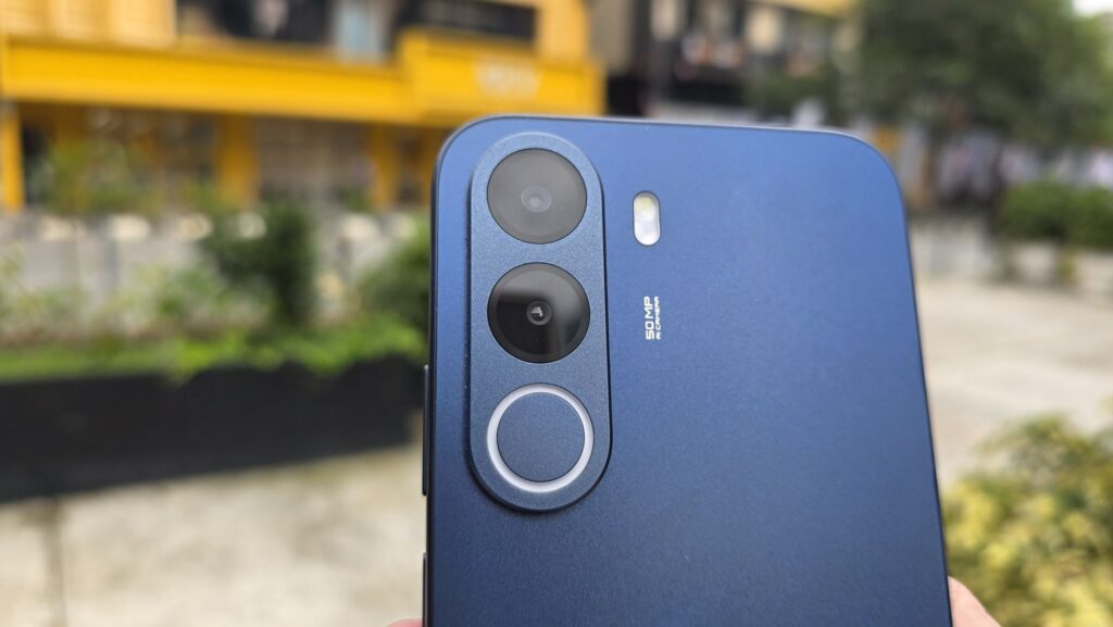 realme C100x review - Tough budget phone with huge battery tested 2 realme C100x review rear 2