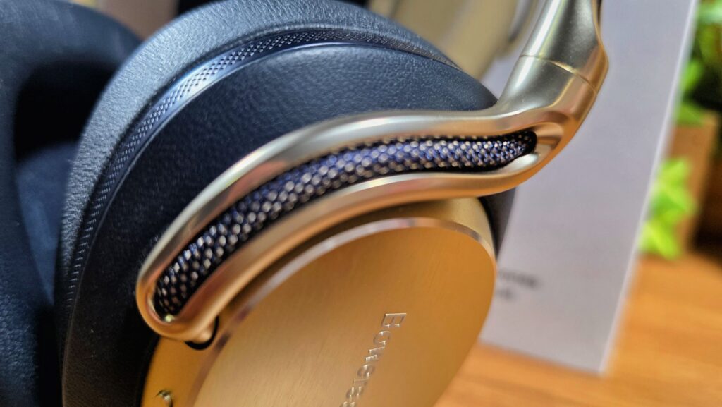 Bowers & Wilkins Px8 S2 review 5