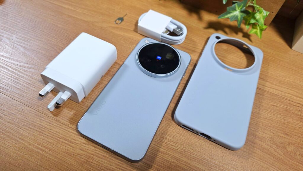 vivo X500 Pro Max review rear 23
